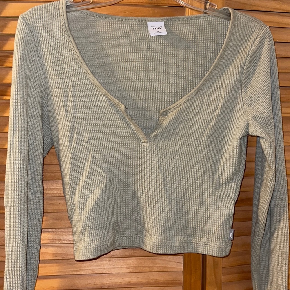 Long sleeve TNA sage green crop top